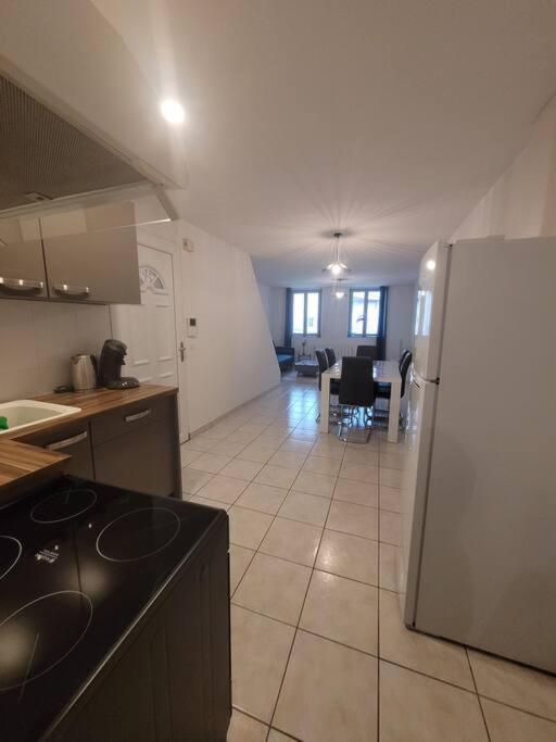 Appartement Sur La Place De Poncin Ngoại thất bức ảnh
